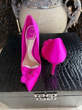Dior Hot Pink Satin Pointed-Toe Stiletto Pumps with Rosette